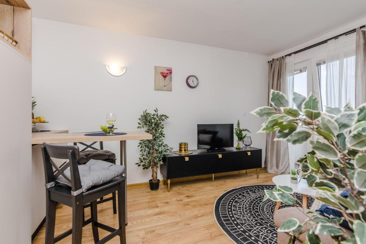 Luton Apartment Zadar Kozino Heating Pool & Jacuzzi Exteriör bild